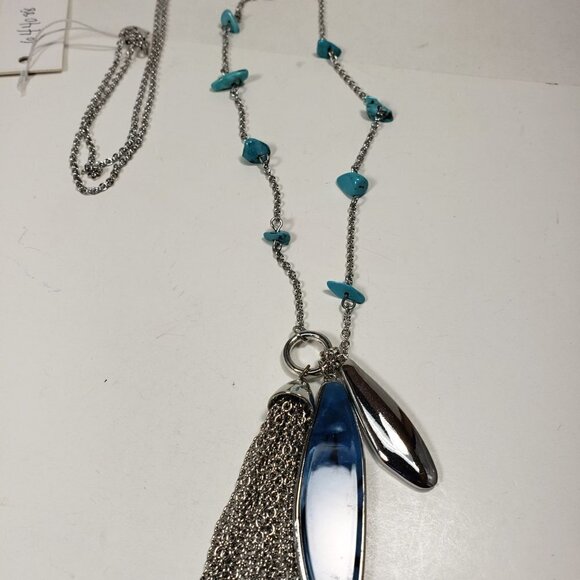 36 inches Polished Silver plated shell beads Necklace with pendants - Picture 4 of 5